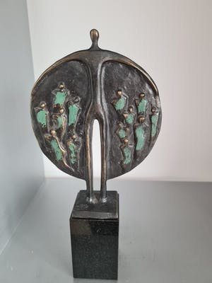 Corry Ammerlaan - Artihove Beeld "Zorg in Balans " Groot formaat! kopen? Bied vanaf 65!