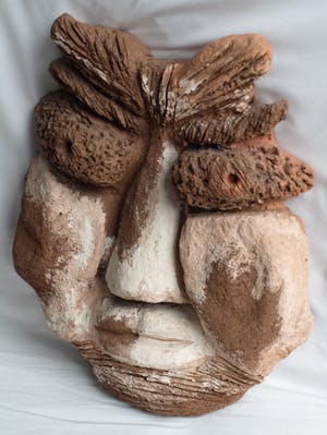 Niet of onleesbaar gesigneerd - Aardewerk (chamotte) en verf, ‘Hoofd’ – hoogte 44 cm kopen? Bied vanaf 1!