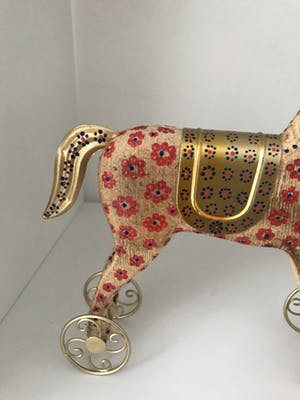 Marianne Bey - Red Flowers kopen? Bied vanaf 40!