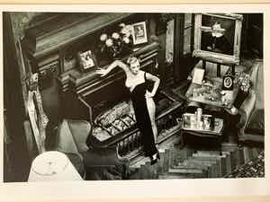 Helmut Newton - Roselyne, château d’Arcangues - 1975 verkocht voor € 175!