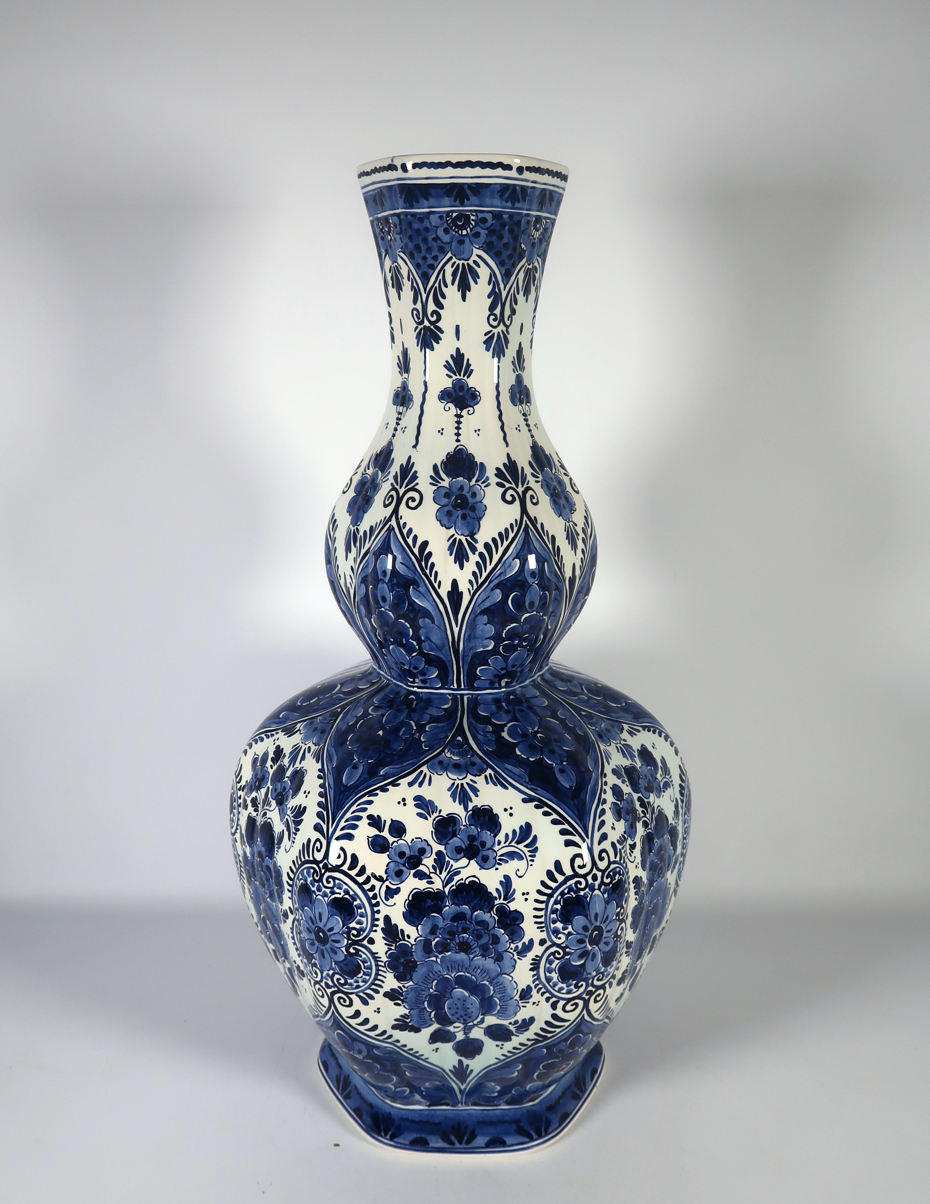 Keramiekfabriek Velsen - Aardewerk, Vaas (Zeer groot) kopen? Bied vanaf 50!