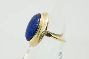 31-  Klassiek model 14krt gouden ring met grote lapis lazuli edelsteen kopen? Bied vanaf 240!