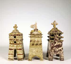 Lucia Davenschot - Aardewerk, Kapelletjes verkocht voor € 100!