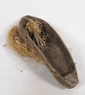 Kuba - Expressief masker met patina en haar van raffia kopen? Bied vanaf 1!