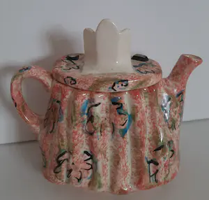 Niet of onleesbaar gesigneerd - Vintage Tony Carter decorative teapot kopen? Bied vanaf 1!