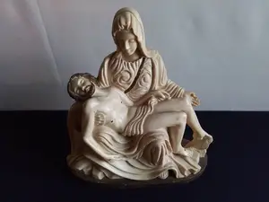 Niet of onleesbaar gesigneerd - Fraaie groep van 3 religeuze beelden kopen? Bied vanaf 1!