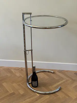 Eileen Gray - Toegeschreven verstelbare bijzettafel E 1027 kopen? Bied vanaf 175!