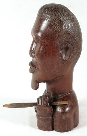 Kuba - Borstbeeld van een dignitarisfiguur met een speer kopen? Bied vanaf 1!