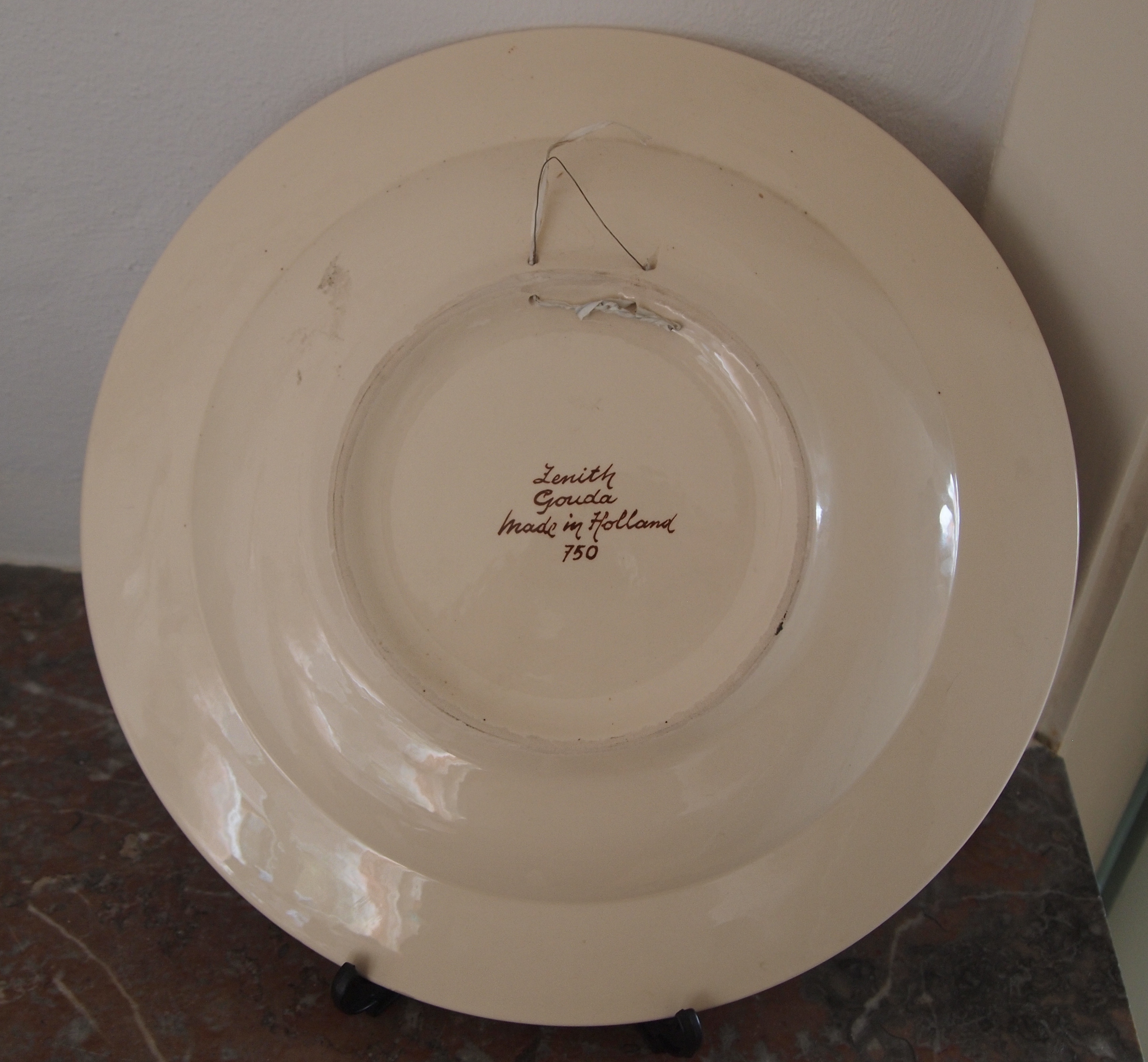 Plateelbakkerij Zenith - Wandbord villa Fatum Paramaribo 1947-1982 gesigneerd Eddy Waas kopen? Bied vanaf 1!