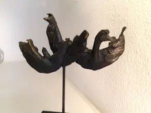 Bernadette Leijdekkers - Sculptuur “ WILDE ZWANEN “. Gesigneerd kopen? Bied vanaf 1!