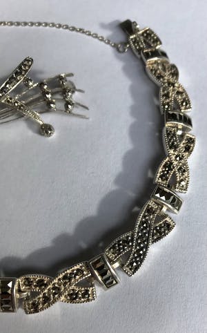 1e gehalte Zilver - en 2e gehalte Vintage set - armband en broche met marcasiet kopen? Bied vanaf 50!