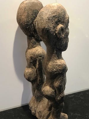 Niet of onleesbaar gesigneerd - Lobi dubbelfiguur kopen? Bied vanaf 10!