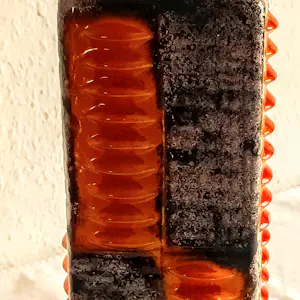 Carstens Tonnieshof - Keramik Vase Relief-Rippendekor Orange/braun 60er/70er Jahre kopen? Bied vanaf 70!