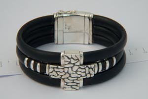 1584 - Stoere 1e gehalte Zilver en caoutchoucband YANVAN armband - gekeurd kopen? Bied vanaf 30!