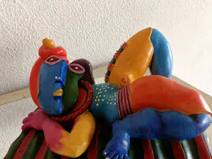 Clemens Briels - Kleurrijke sculptuur zeer fraai kopen? Bied vanaf 99!