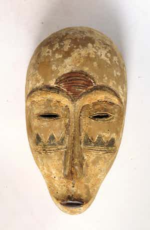 Fang - Hout, Masker met beschilderde tatoeages verkocht voor € 1!