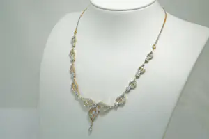 45 - Schitterend 18Kt bi-color goud & diamanten halssieraad totaal 4ct briljant! kopen? Bied vanaf 2200!