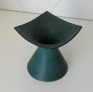 Zweitse Landsheer - Groen aardewerk boeketvaasje - Cor Unum kopen? Bied vanaf 25!