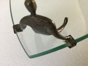 Corry Ammerlaan - Schaal met 2 sculpturen . kopen? Bied vanaf 35!