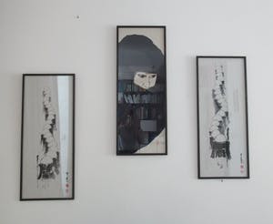 Niet of onleesbaar gesigneerd - Drieluik van Modernistische Japanse zijde schilderijen kopen? Bied vanaf 1!