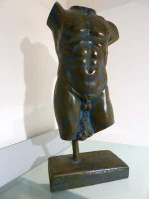 Niet of onleesbaar gesigneerd - Mannelijke torso verkocht voor € 1!