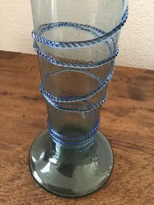 Kosta Boda - Zware kaarsenhouder gemerkt en museum glas slingervaas kopen? Bied vanaf 50!