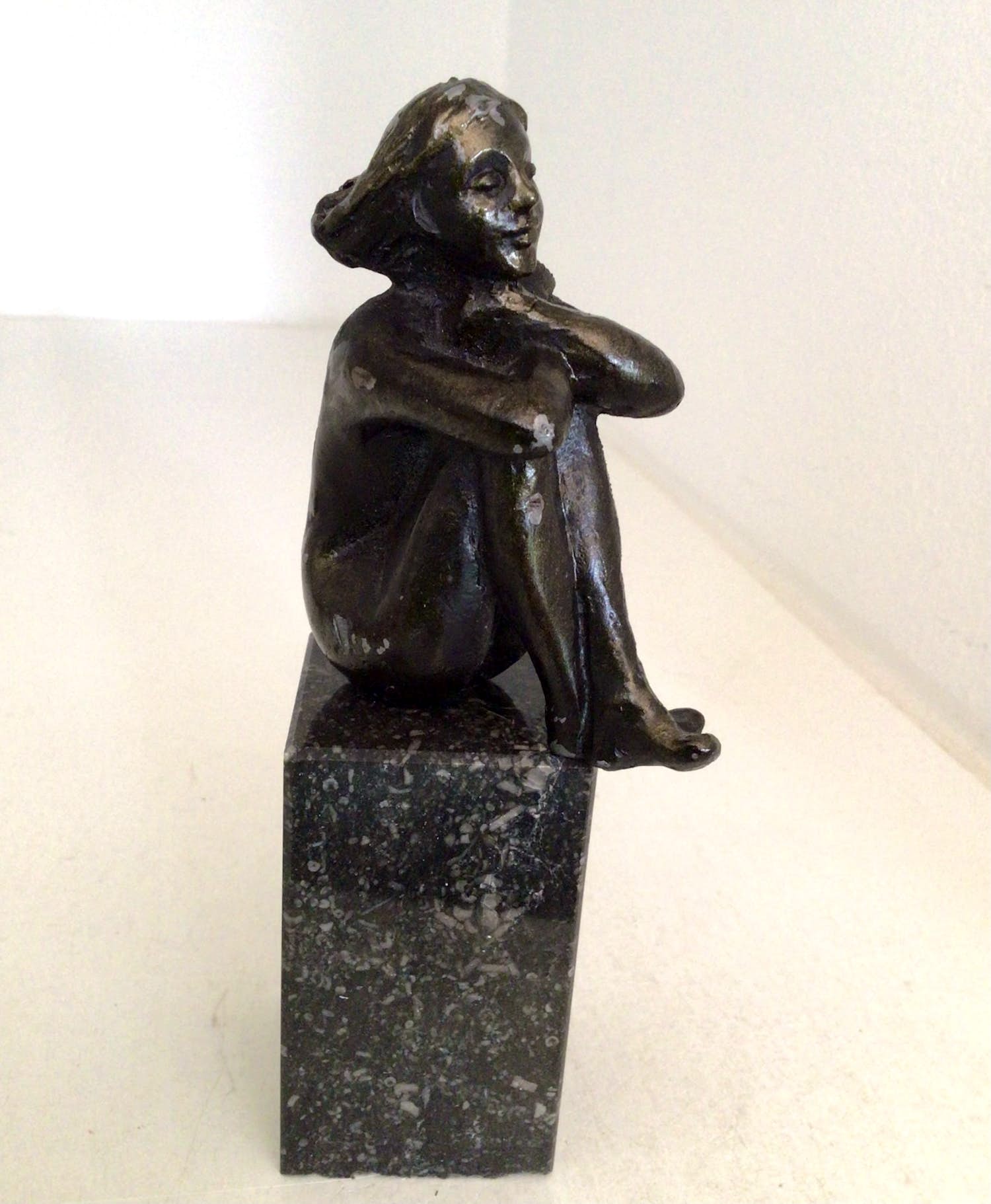 Corry Ammerlaan - Sculptuur “ Ingetogen “ kopen? Bied vanaf 1!