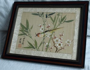 Niet of onleesbaar gesigneerd - Acryl op doek , Japan , Vogel in bloesemtak – ingelijst kopen? Bied vanaf 1!