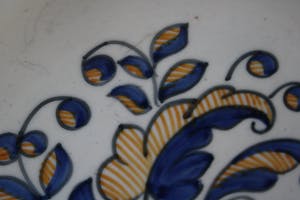 Niet of onleesbaar gesigneerd - Drie Prachtige Keramische Zeer Oude Borden gemaakt in Talaverda (Spanje) en Ver kopen? Bied vanaf 1!