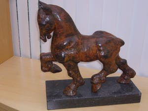 Mohana van den Kroonenberg - Rulfo brons 44 h x 47 b x 15 d incl. hardstenensokkel. kopen? Bied vanaf 1500!