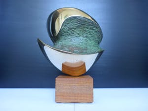 Brons (Onbekend) - Zeer mooie abstracte sculptuur in gepolijst brons. kopen? Bied vanaf 125!