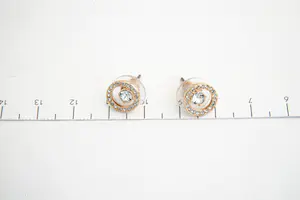 172- Chique gerhodineerde ONEDELE  Swarovski "Creativity Collection" oorstekers kopen? Bied vanaf 10!