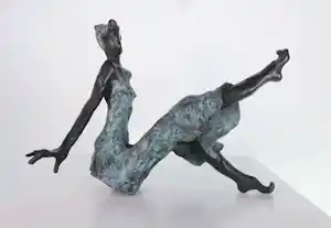 Yvon van Wordragen - Brons, Zittende vrouw in jurk verkauft für € 500!