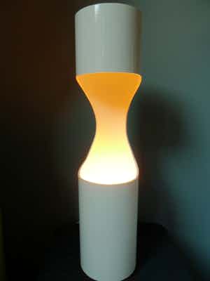 Niet of onleesbaar gesigneerd - Design tafellamp verkocht voor € 1!