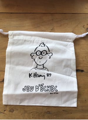 Keith Haring - Schaakspel met 3D vernist houten schaakstukken ,gesigneerd kopen? Bied vanaf 95!