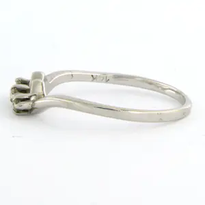 14k wit gouden ring bezet met briljant geslepen diamant 0.09 karaat kopen? Bied vanaf 160!