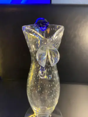 Borek Sipek - Mondgeblazen glazen schenkkannetje met luchtbellen en blauwe handgreep kopen? Bied vanaf 65!