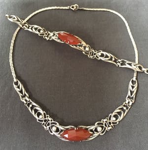 Fons Reggers - zilveren demi parure: collier en armband met cornalijn, ca. 1930 kopen? Bied vanaf 375!
