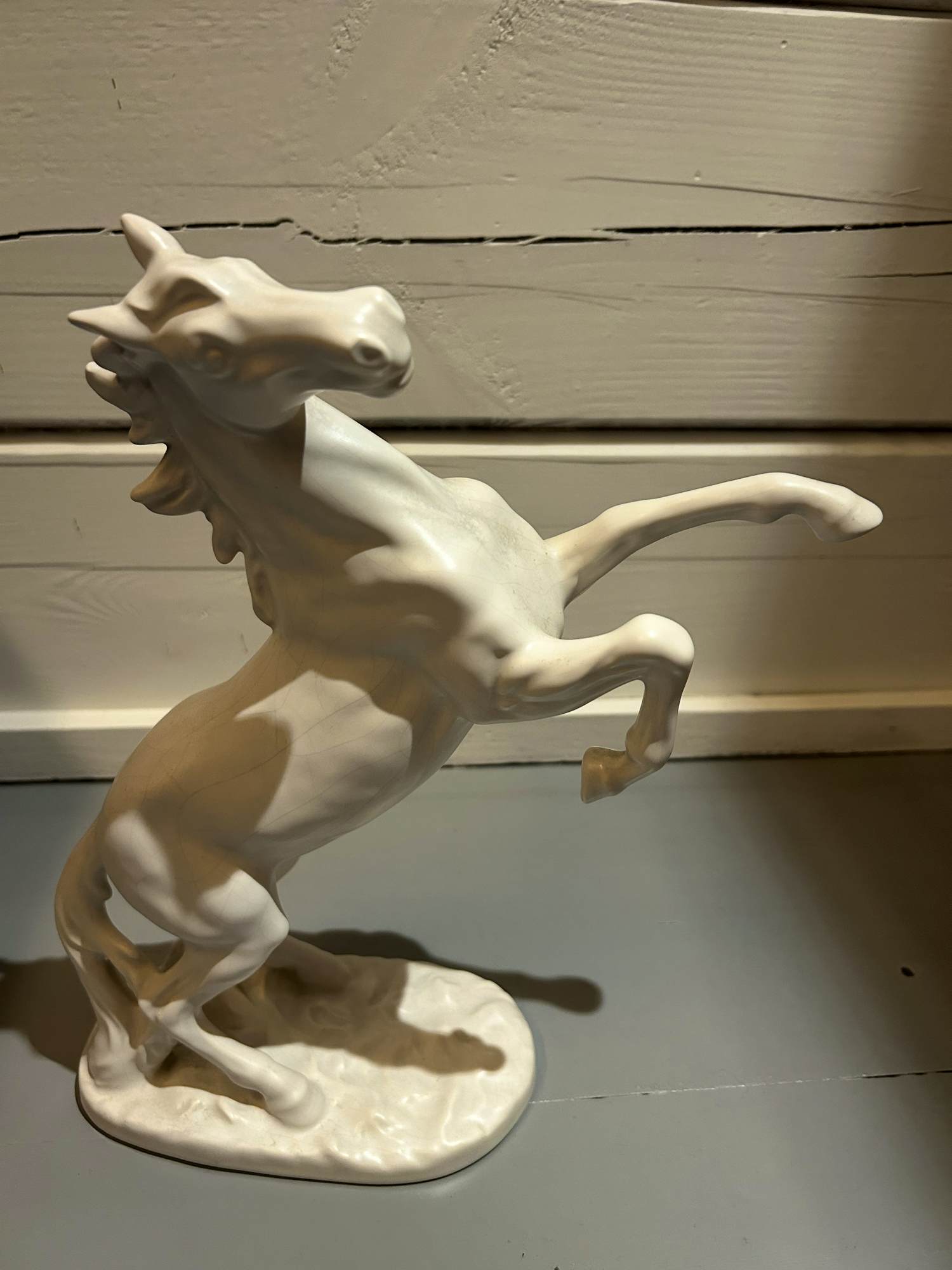 Plateelbakkerij Flora - Steigerend paard kopen? Bied vanaf 70!