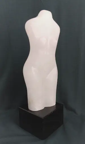 Niet of onleesbaar gesigneerd - Abstract naakt in marmer kopen? Bied vanaf 1!