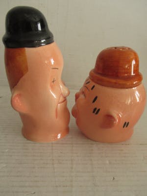 Niet of onleesbaar gesigneerd - Verzamelobject: porseleinen set van peper en zout met kopen? Bied vanaf 1!