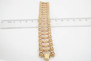 03- Aparte 18 karaats geel-gouden gefaseerd afgewerkte dames schakel amband kopen? Bied vanaf 960!