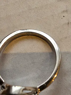 ZILVEREN RING 925 MET ROBIJNEN EN ZIRKONIA kopen? Bied vanaf 90!