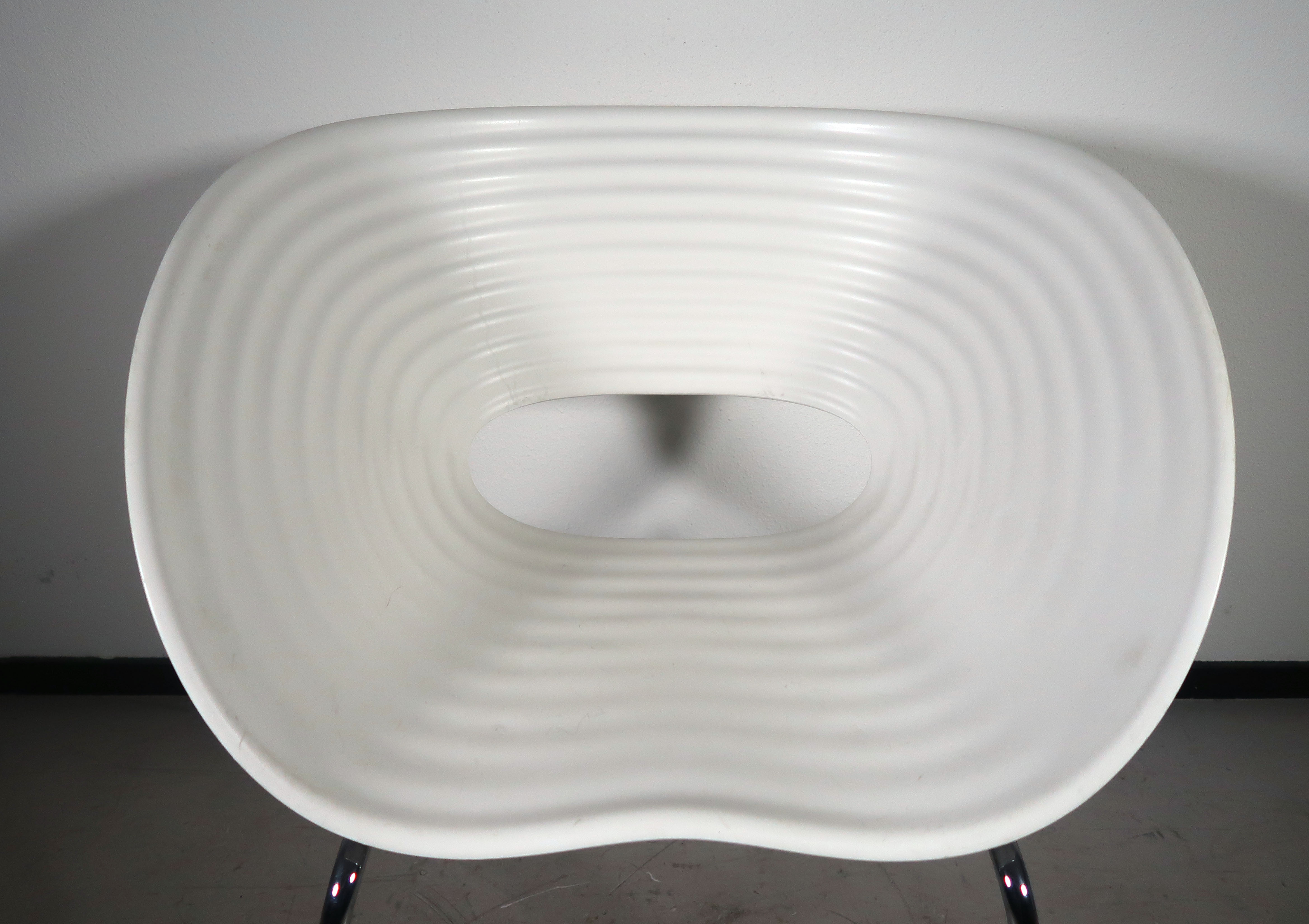 Ron Arad - Staal en polypropeen, Tom Vac stoel voor Vitra (meerdere exemplaren beschikbaar) kopen? Bied vanaf 40!