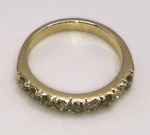Gouden ring met 9 diamanten kopen? Bied vanaf 290!