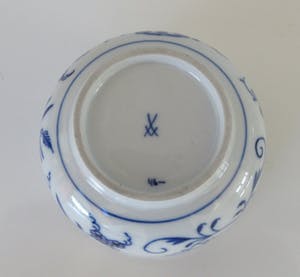 Meissen porzellan - Suikerpot met deksel in het beroemde blauw witte Zwiebelmuster decor - 1e keus kopen? Bied vanaf 35!