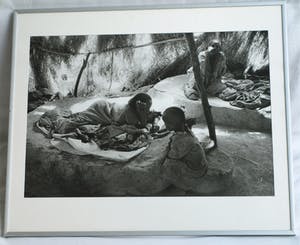 Jan Banning - Grote ingelijste foto , “……..te drinken” kopen? Bied vanaf 75!