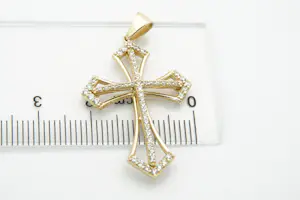 30- Opvallende, mooi opengewerkte 14Krt geel gouden kruis hanger kopen? Bied vanaf 110!