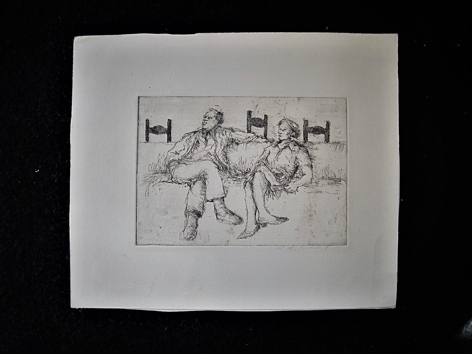 Niet of onleesbaar gesigneerd - Leuke gesigneerde Ets "Echtpaar op de bank"  kopen? Bied vanaf 1!