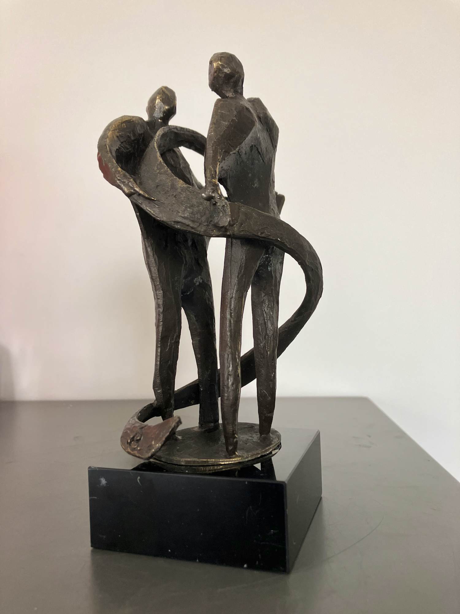 Bernadette Leijdekkers - Twee personen met serpentine verkocht voor € 89!